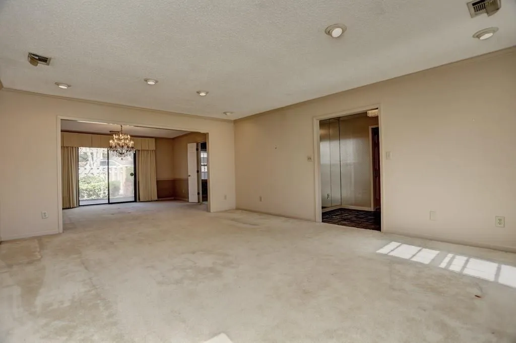 501 The North Chace, Sandy Springs, Georgia 30328, 3 Bedrooms Bedrooms, ,2 BathroomsBathrooms,Residential,Sold,501 The North Chace,5809671
