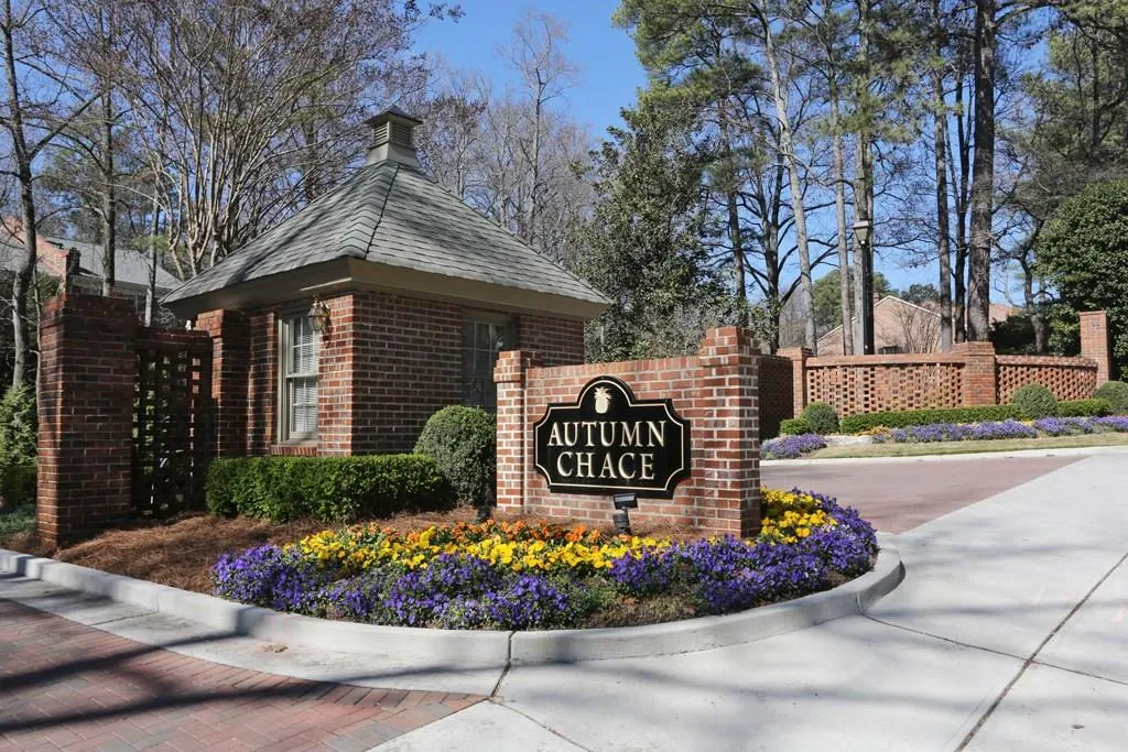 501 The North Chace, Sandy Springs, Georgia 30328, 3 Bedrooms Bedrooms, ,2 BathroomsBathrooms,Residential,Sold,501 The North Chace,5809671