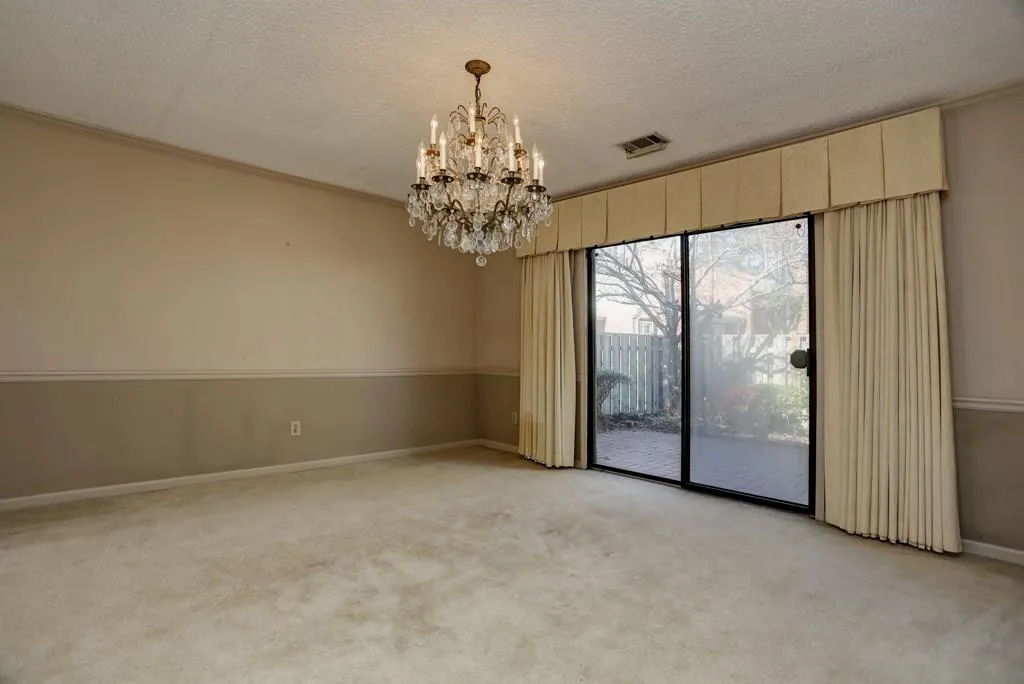 501 The North Chace, Sandy Springs, Georgia 30328, 3 Bedrooms Bedrooms, ,2 BathroomsBathrooms,Residential,Sold,501 The North Chace,5809671