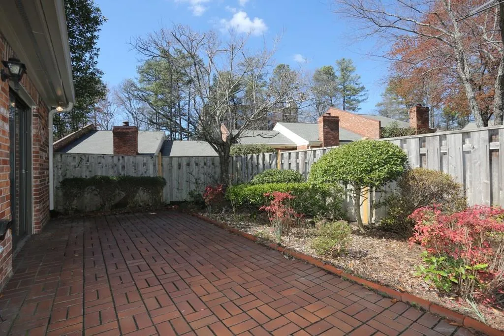 501 The North Chace, Sandy Springs, Georgia 30328, 3 Bedrooms Bedrooms, ,2 BathroomsBathrooms,Residential,Sold,501 The North Chace,5809671