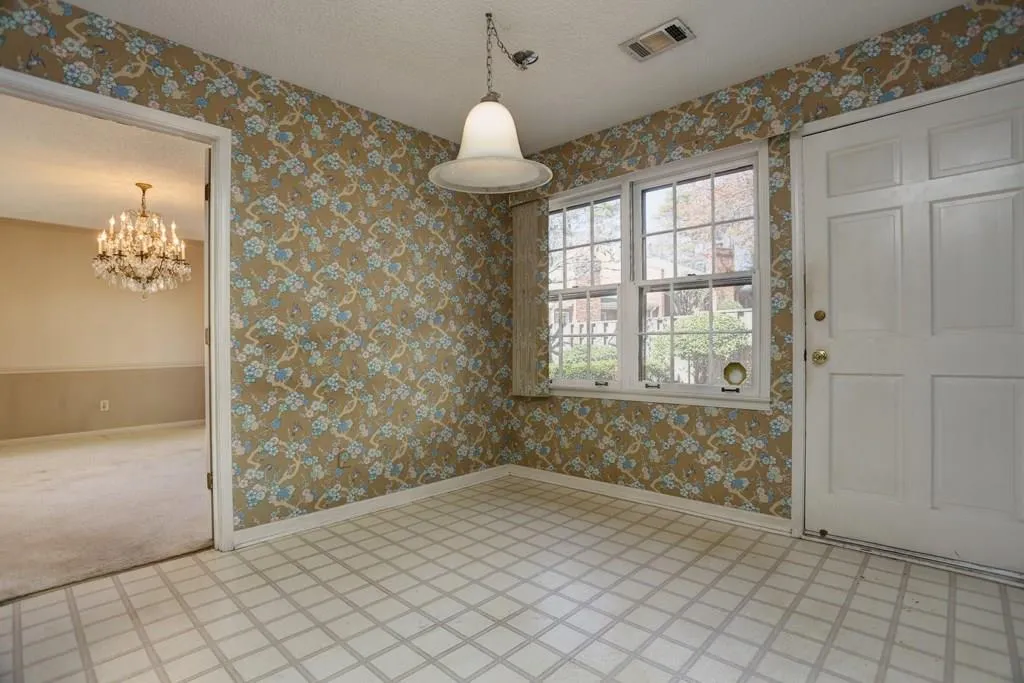 501 The North Chace, Sandy Springs, Georgia 30328, 3 Bedrooms Bedrooms, ,2 BathroomsBathrooms,Residential,Sold,501 The North Chace,5809671