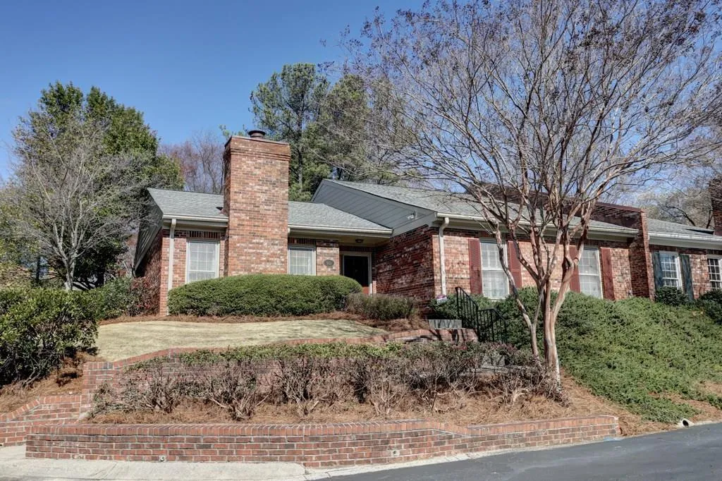 501 The North Chace, Sandy Springs, Georgia 30328, 3 Bedrooms Bedrooms, ,2 BathroomsBathrooms,Residential,Sold,501 The North Chace,5809671