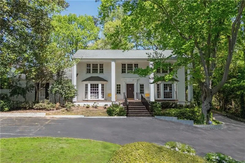 1011 W Paces Ferry Road Nw, Atlanta, Georgia 30327, 4 Bedrooms Bedrooms, ,4 BathroomsBathrooms,Residential,Sold,1011 W Paces Ferry Road Nw,7591453
