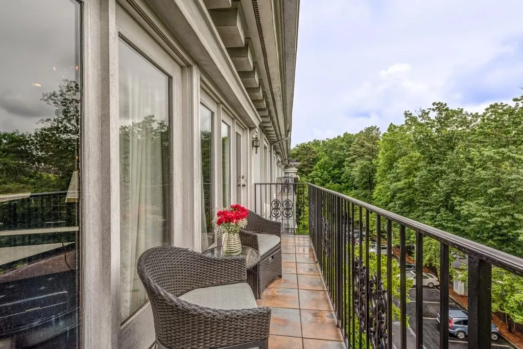 3201 Lenox Road Ne Unit 53, Atlanta, Georgia 30324, 2 Bedrooms Bedrooms, ,2 BathroomsBathrooms,Residential,Sold,3201 Lenox Road Ne Unit 53,6014466