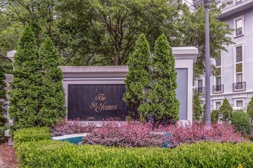 3201 Lenox Road Ne Unit 53, Atlanta, Georgia 30324, 2 Bedrooms Bedrooms, ,2 BathroomsBathrooms,Residential,Sold,3201 Lenox Road Ne Unit 53,6014466