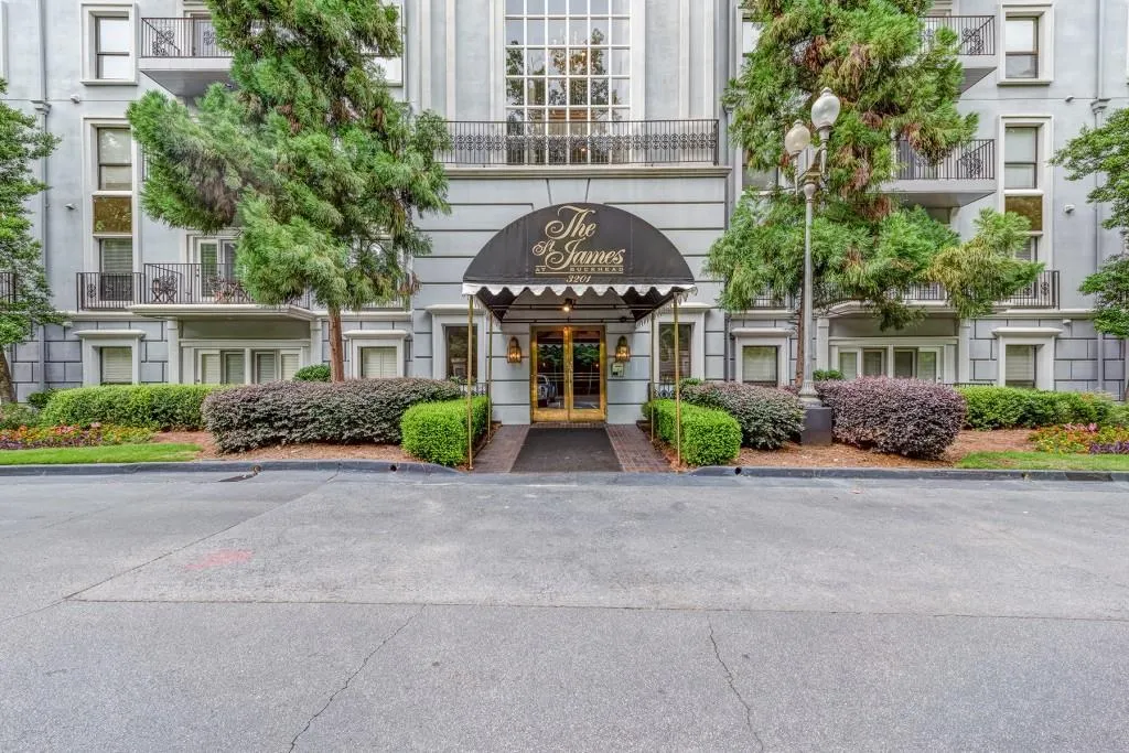 3201 Lenox Road Ne Unit 53, Atlanta, Georgia 30324, 2 Bedrooms Bedrooms, ,2 BathroomsBathrooms,Residential,Sold,3201 Lenox Road Ne Unit 53,6014466