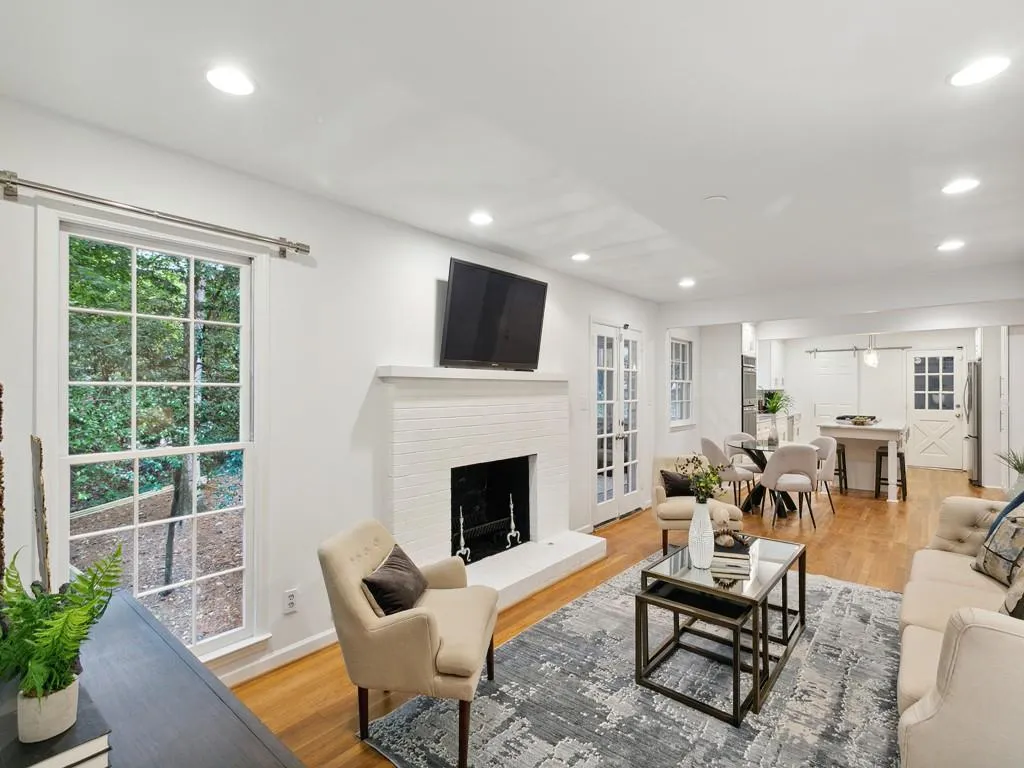 1020 Winding Creek Trail, Sandy Springs, Georgia 30328, 5 Bedrooms Bedrooms, ,4 BathroomsBathrooms,Residential,Sold,1020 Winding Creek Trail,7159292