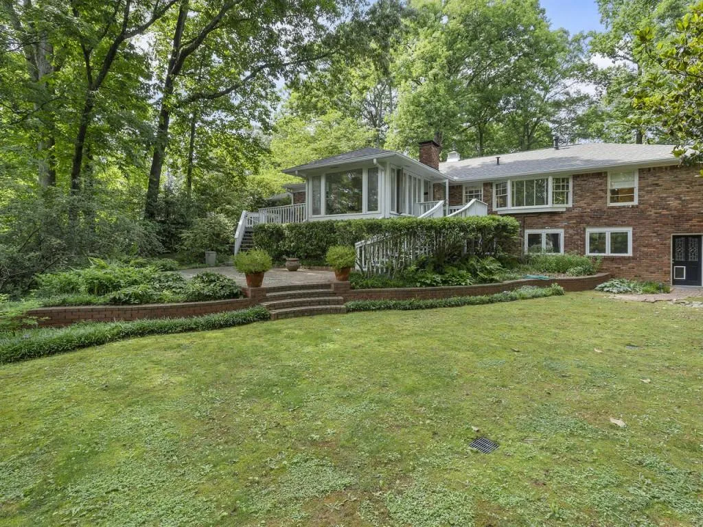 425 Franklin Road, Atlanta, Georgia 30342, 4 Bedrooms Bedrooms, ,3 BathroomsBathrooms,Residential,Sold,425 Franklin Road,7394878