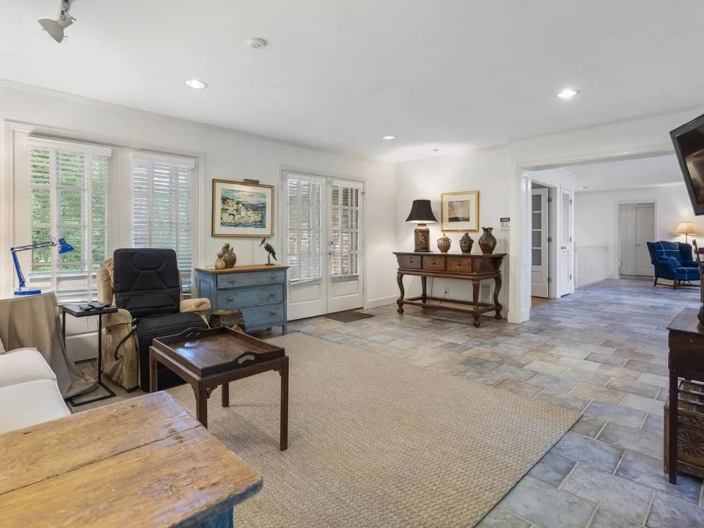 425 Franklin Road, Atlanta, Georgia 30342, 4 Bedrooms Bedrooms, ,3 BathroomsBathrooms,Residential,Sold,425 Franklin Road,7394878