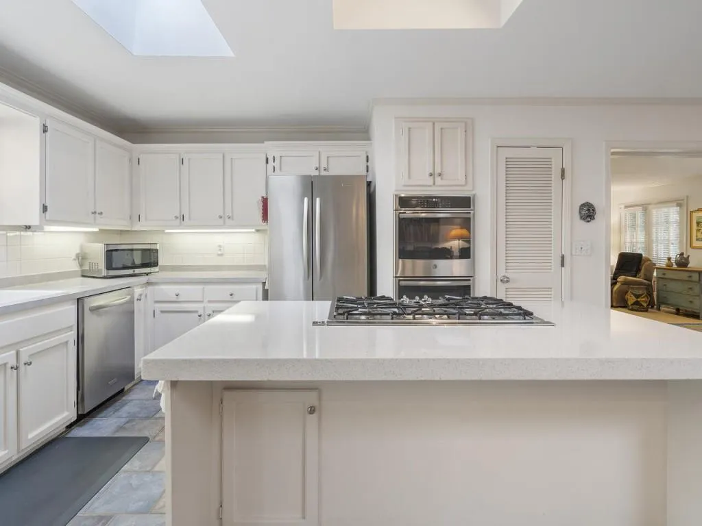 425 Franklin Road, Atlanta, Georgia 30342, 4 Bedrooms Bedrooms, ,3 BathroomsBathrooms,Residential,Sold,425 Franklin Road,7394878