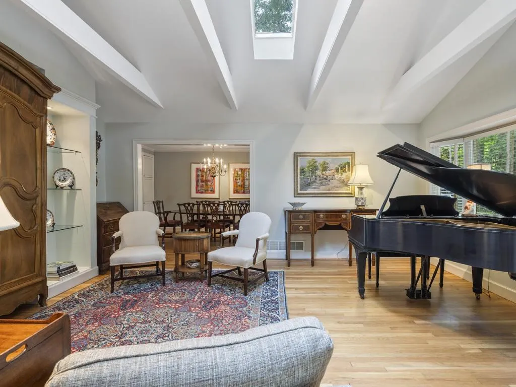 425 Franklin Road, Atlanta, Georgia 30342, 4 Bedrooms Bedrooms, ,3 BathroomsBathrooms,Residential,Sold,425 Franklin Road,7394878