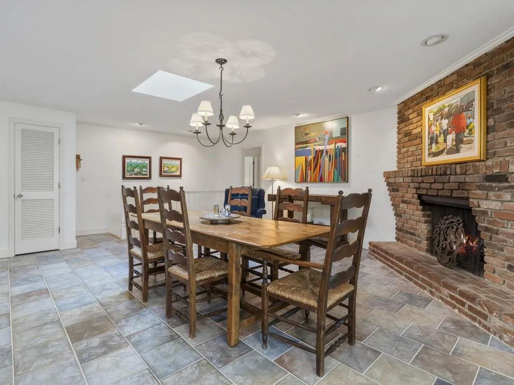 425 Franklin Road, Atlanta, Georgia 30342, 4 Bedrooms Bedrooms, ,3 BathroomsBathrooms,Residential,Sold,425 Franklin Road,7394878