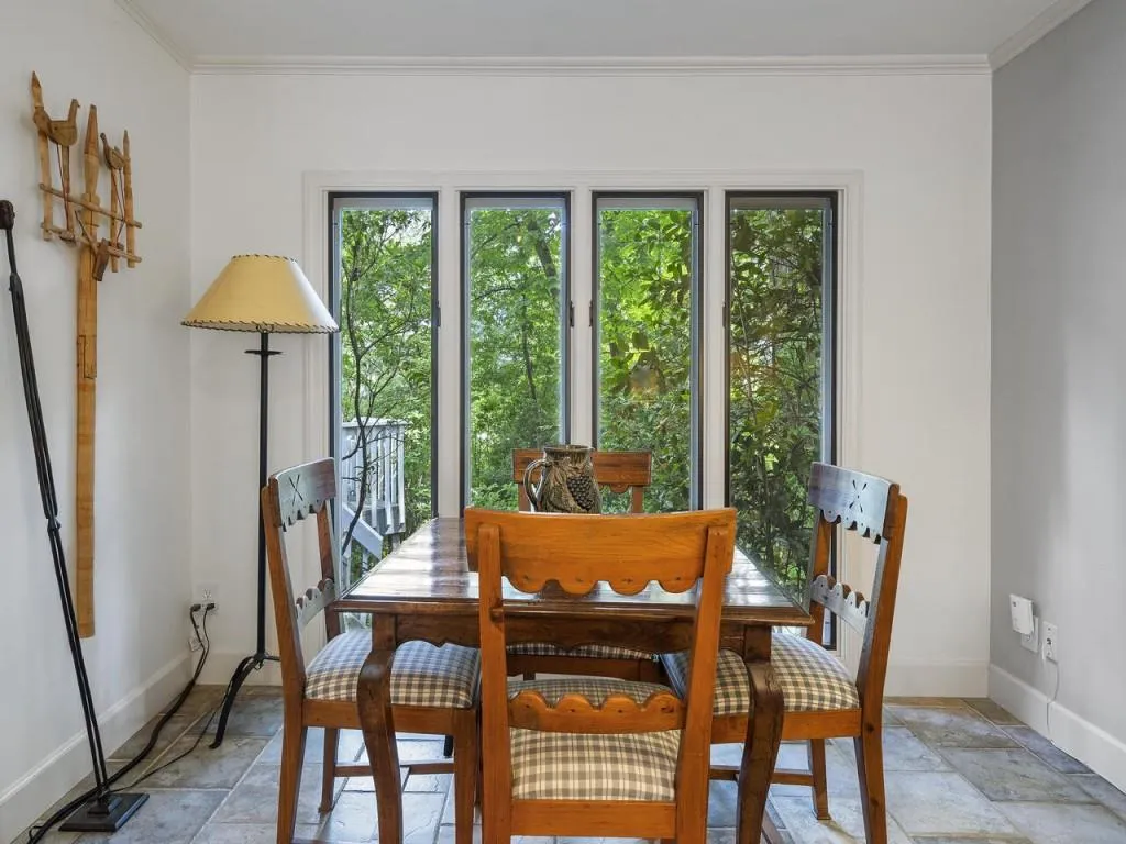 425 Franklin Road, Atlanta, Georgia 30342, 4 Bedrooms Bedrooms, ,3 BathroomsBathrooms,Residential,Sold,425 Franklin Road,7394878