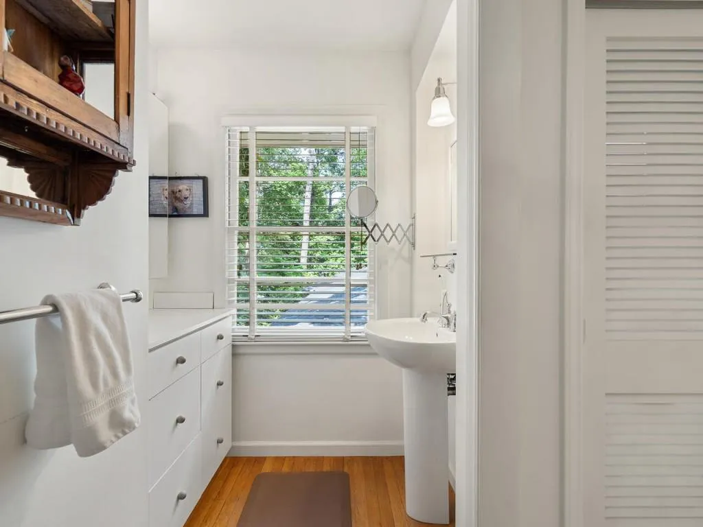 425 Franklin Road, Atlanta, Georgia 30342, 4 Bedrooms Bedrooms, ,3 BathroomsBathrooms,Residential,Sold,425 Franklin Road,7394878