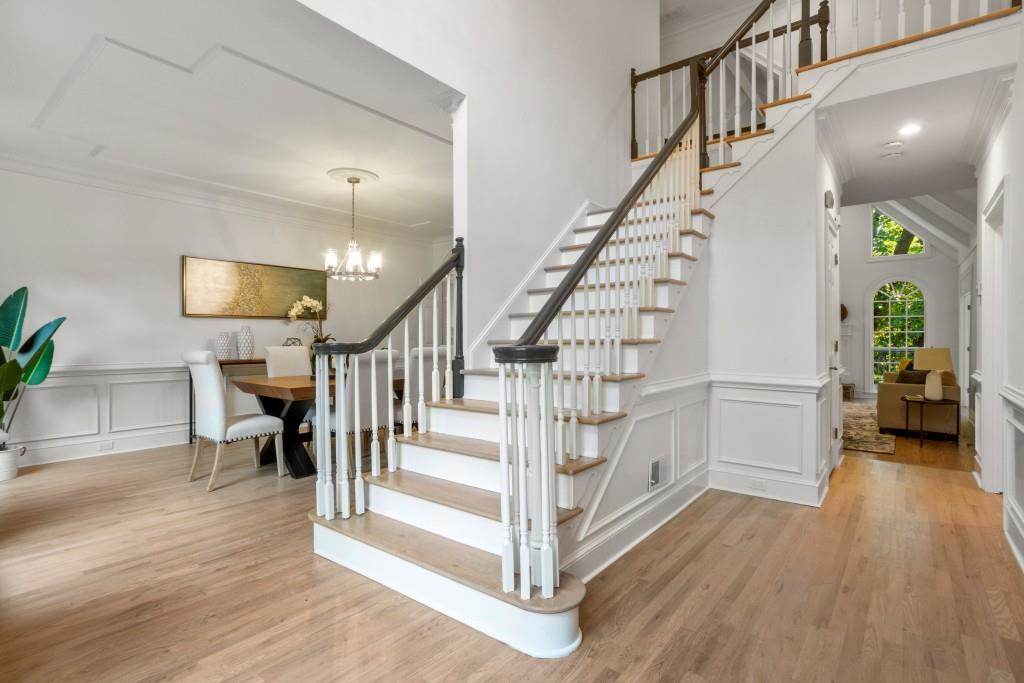 2960 Coles Way, Sandy Springs, Georgia 30350, 5 Bedrooms Bedrooms, ,4 BathroomsBathrooms,Residential,Sold,2960 Coles Way,7309517