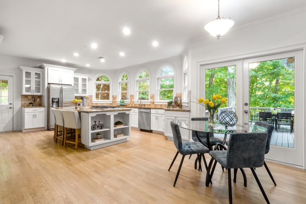 2960 Coles Way, Sandy Springs, Georgia 30350, 5 Bedrooms Bedrooms, ,4 BathroomsBathrooms,Residential,Sold,2960 Coles Way,7309517