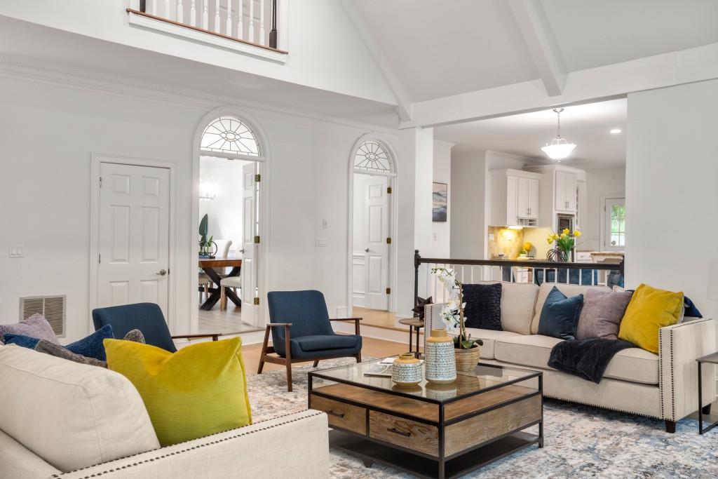 2960 Coles Way, Sandy Springs, Georgia 30350, 5 Bedrooms Bedrooms, ,4 BathroomsBathrooms,Residential,Sold,2960 Coles Way,7309517