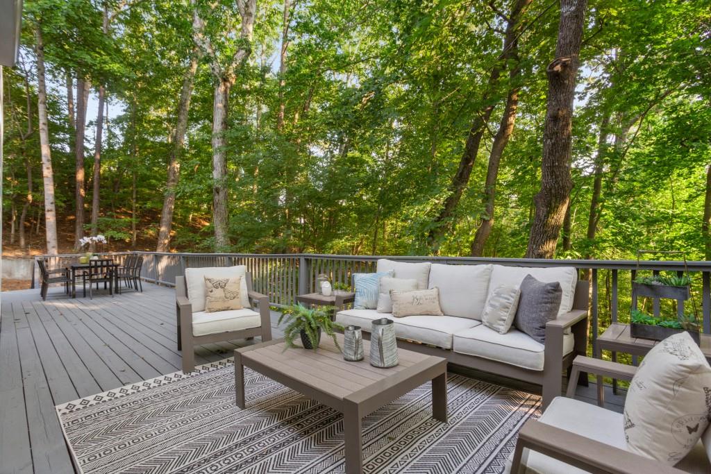 2960 Coles Way, Sandy Springs, Georgia 30350, 5 Bedrooms Bedrooms, ,4 BathroomsBathrooms,Residential,Sold,2960 Coles Way,7309517