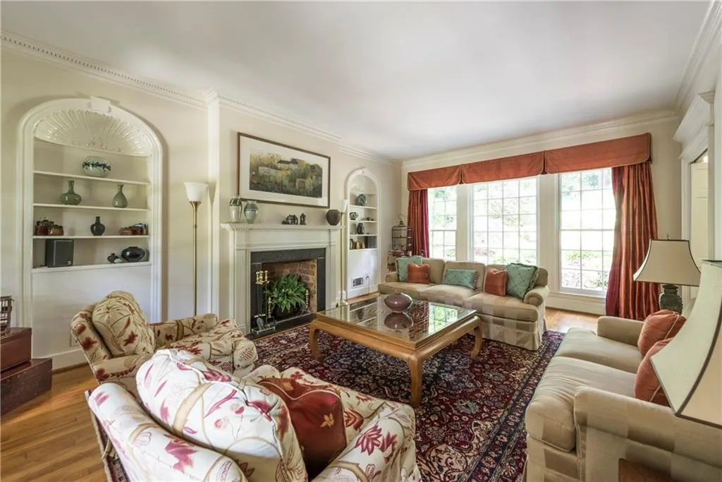 3100 E Pine Valley Road Nw, Atlanta, Georgia 30305, 4 Bedrooms Bedrooms, ,4 BathroomsBathrooms,Residential,Sold,3100 E Pine Valley Road Nw,5700489