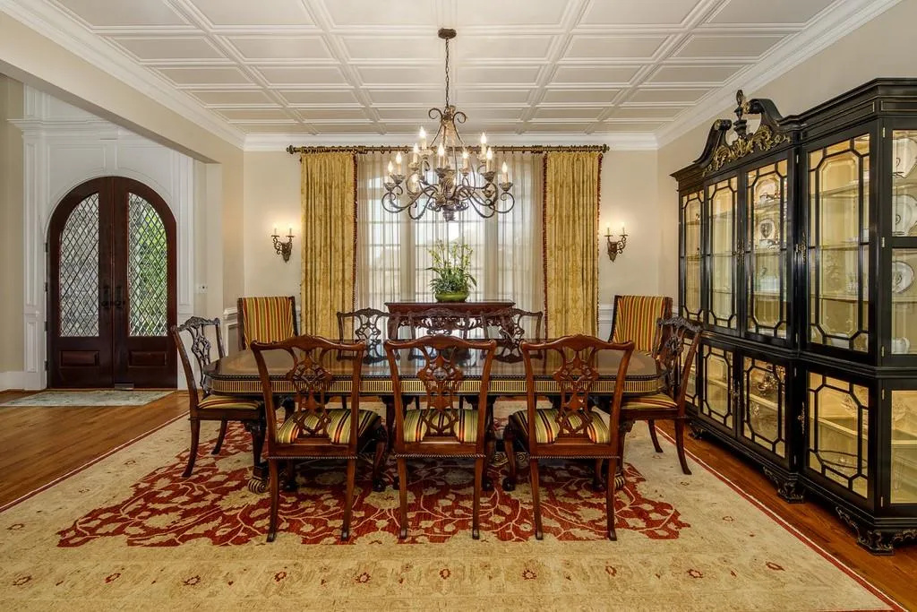 7798 Stables Drive, Sandy Springs, Georgia 30350, 5 Bedrooms Bedrooms, ,5 BathroomsBathrooms,Residential,Sold,7798 Stables Drive,6774612