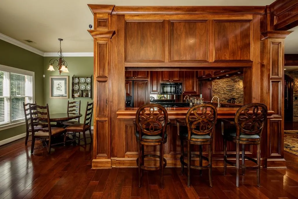 7798 Stables Drive, Sandy Springs, Georgia 30350, 5 Bedrooms Bedrooms, ,5 BathroomsBathrooms,Residential,Sold,7798 Stables Drive,6774612