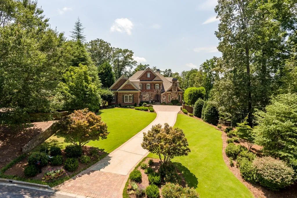 7798 Stables Drive, Sandy Springs, Georgia 30350, 5 Bedrooms Bedrooms, ,5 BathroomsBathrooms,Residential,Sold,7798 Stables Drive,6774612