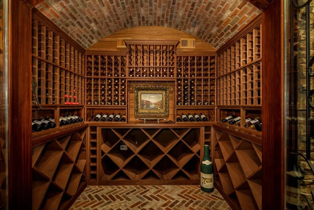 7798 Stables Drive, Sandy Springs, Georgia 30350, 5 Bedrooms Bedrooms, ,5 BathroomsBathrooms,Residential,Sold,7798 Stables Drive,6774612