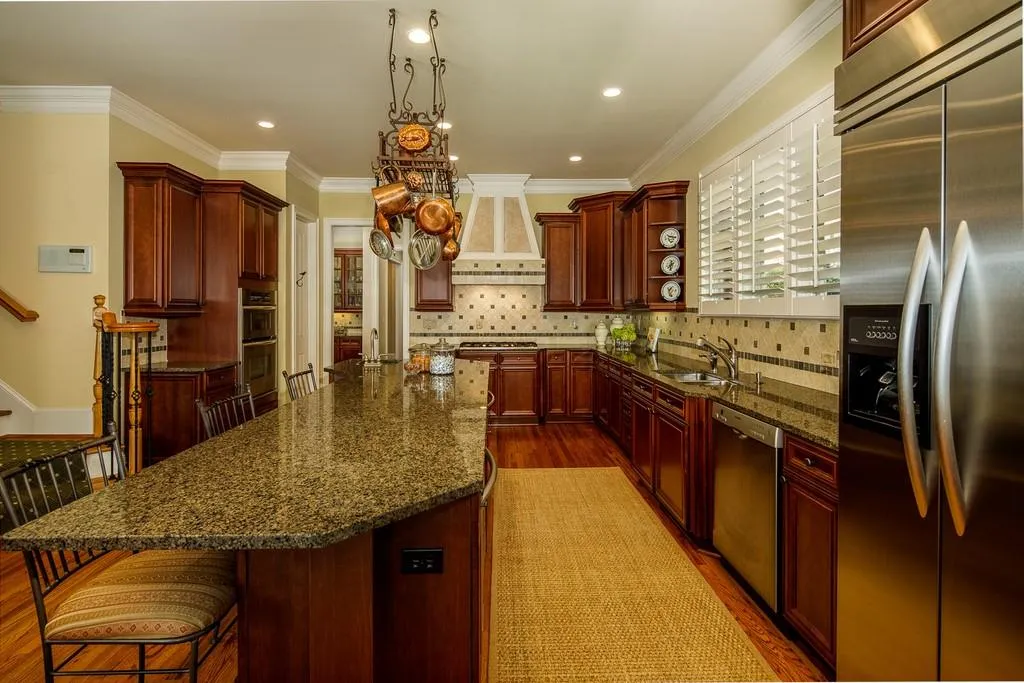 7798 Stables Drive, Sandy Springs, Georgia 30350, 5 Bedrooms Bedrooms, ,5 BathroomsBathrooms,Residential,Sold,7798 Stables Drive,6774612