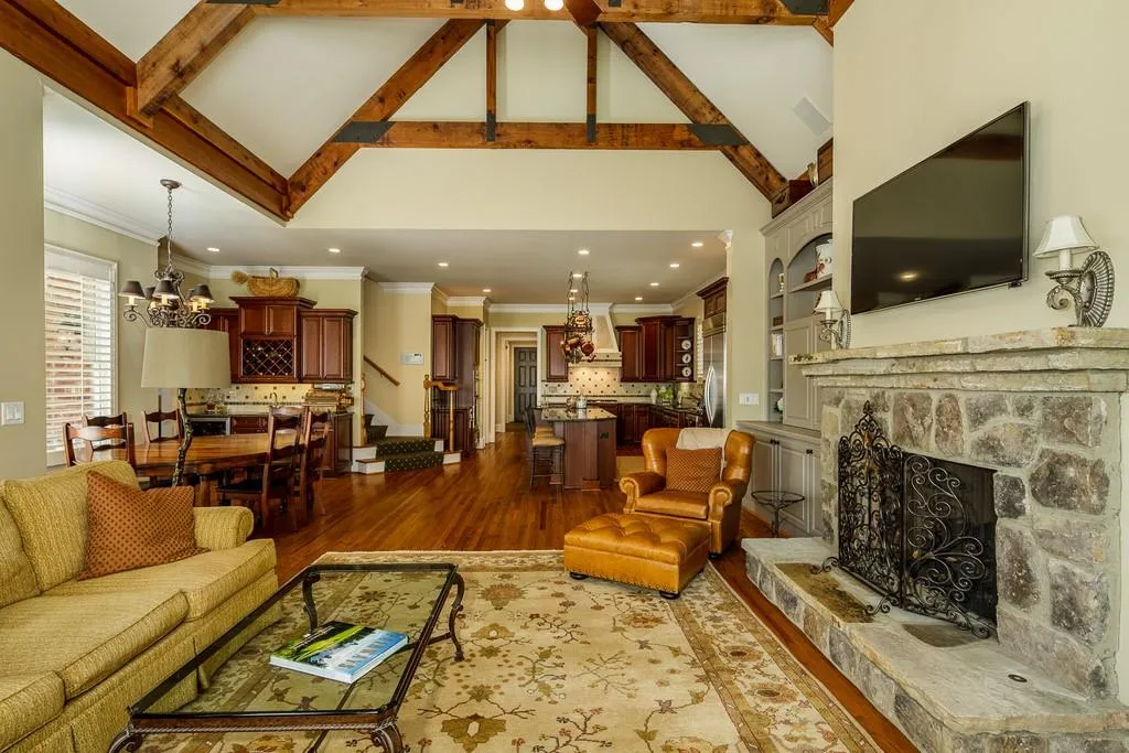 7798 Stables Drive, Sandy Springs, Georgia 30350, 5 Bedrooms Bedrooms, ,5 BathroomsBathrooms,Residential,Sold,7798 Stables Drive,6774612