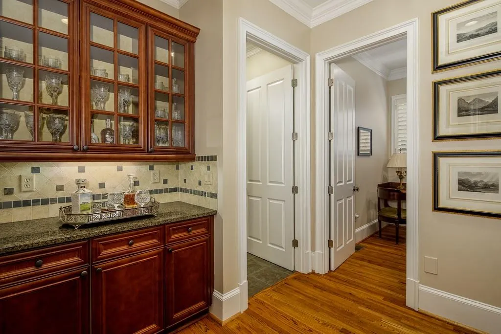 7798 Stables Drive, Sandy Springs, Georgia 30350, 5 Bedrooms Bedrooms, ,5 BathroomsBathrooms,Residential,Sold,7798 Stables Drive,6774612