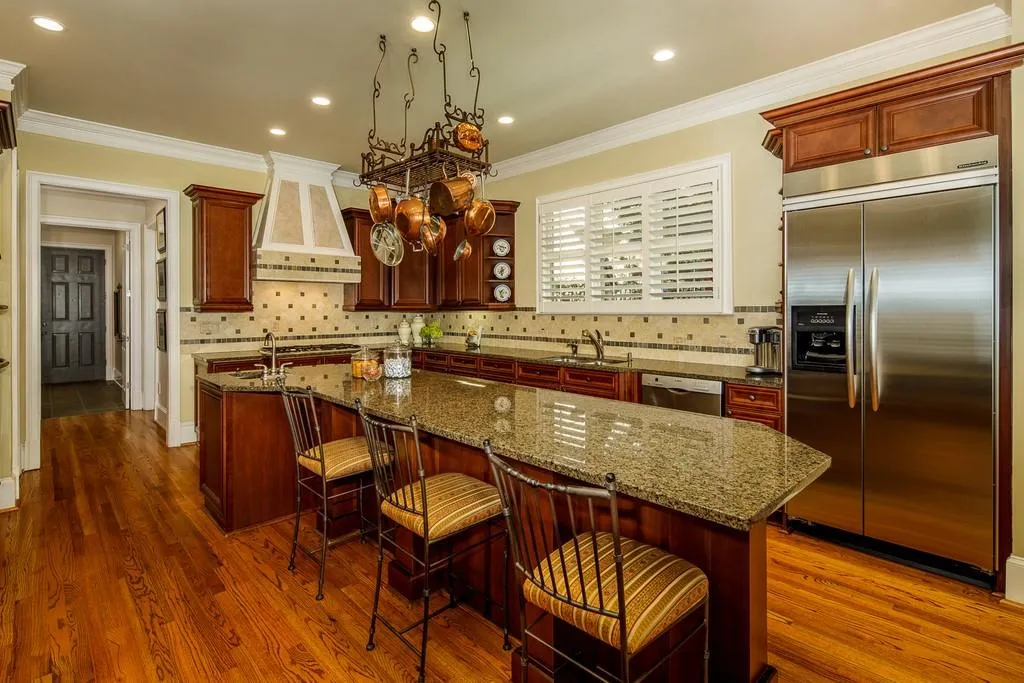 7798 Stables Drive, Sandy Springs, Georgia 30350, 5 Bedrooms Bedrooms, ,5 BathroomsBathrooms,Residential,Sold,7798 Stables Drive,6774612