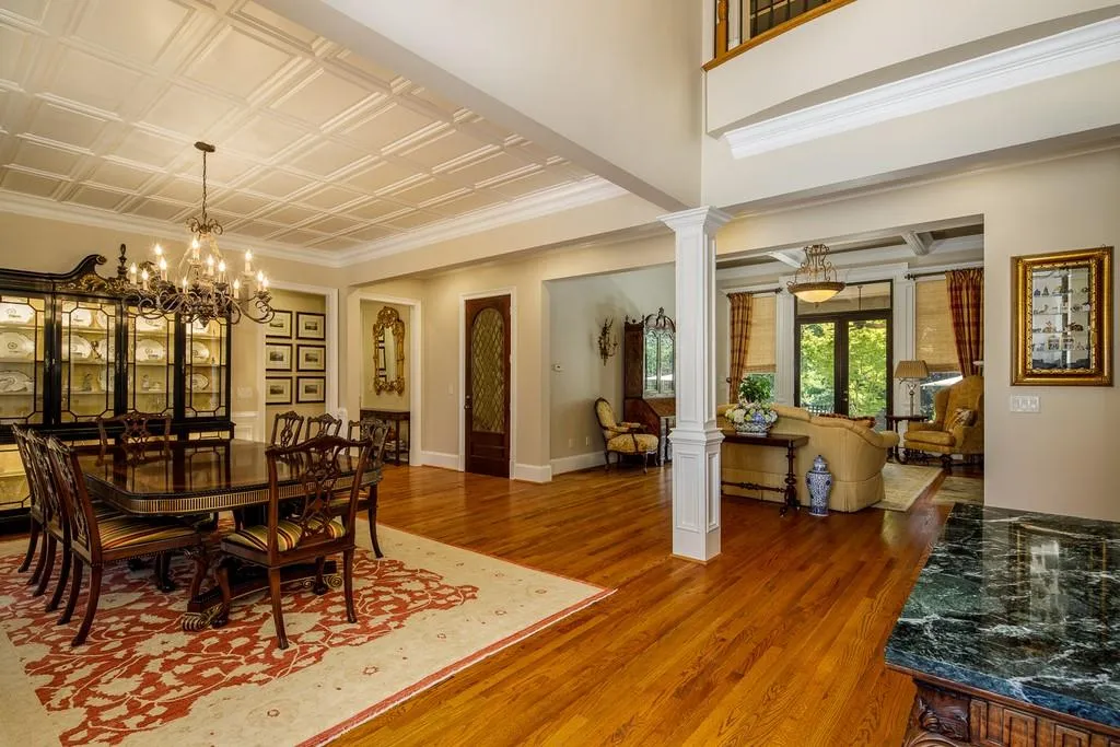 7798 Stables Drive, Sandy Springs, Georgia 30350, 5 Bedrooms Bedrooms, ,5 BathroomsBathrooms,Residential,Sold,7798 Stables Drive,6774612