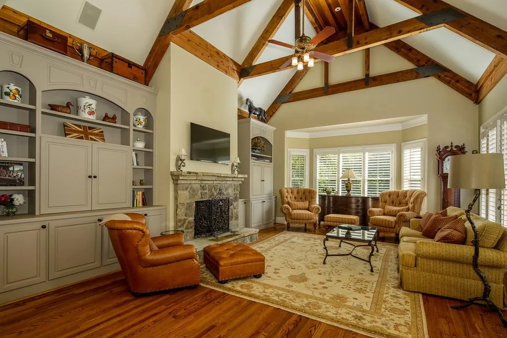 7798 Stables Drive, Sandy Springs, Georgia 30350, 5 Bedrooms Bedrooms, ,5 BathroomsBathrooms,Residential,Sold,7798 Stables Drive,6774612