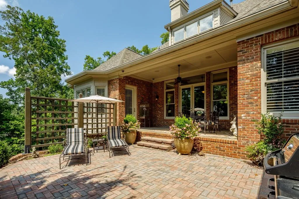 7798 Stables Drive, Sandy Springs, Georgia 30350, 5 Bedrooms Bedrooms, ,5 BathroomsBathrooms,Residential,Sold,7798 Stables Drive,6774612