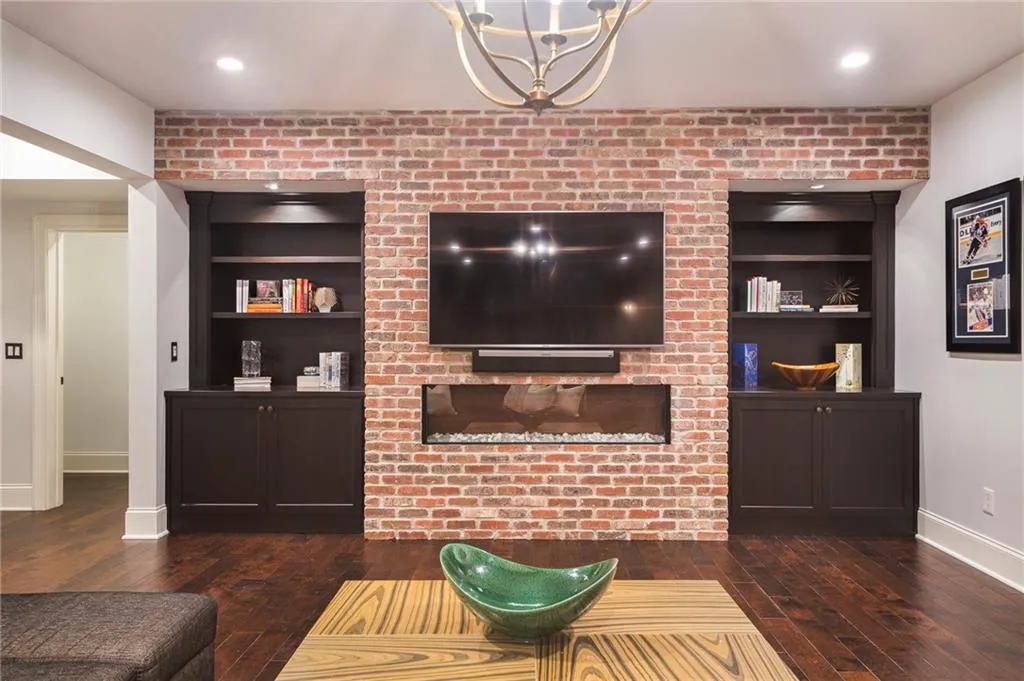 5560 Lake Forrest Drive, Sandy Springs, Georgia 30342, 6 Bedrooms Bedrooms, ,7 BathroomsBathrooms,Residential,Sold,5560 Lake Forrest Drive,7108347