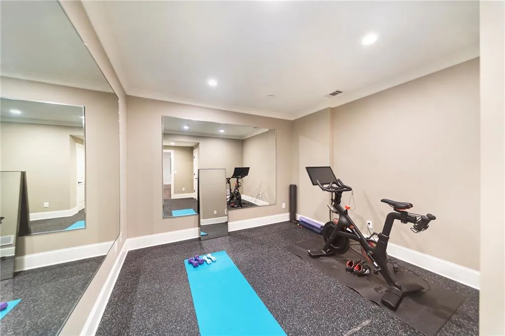 5560 Lake Forrest Drive, Sandy Springs, Georgia 30342, 6 Bedrooms Bedrooms, ,7 BathroomsBathrooms,Residential,Sold,5560 Lake Forrest Drive,7108347