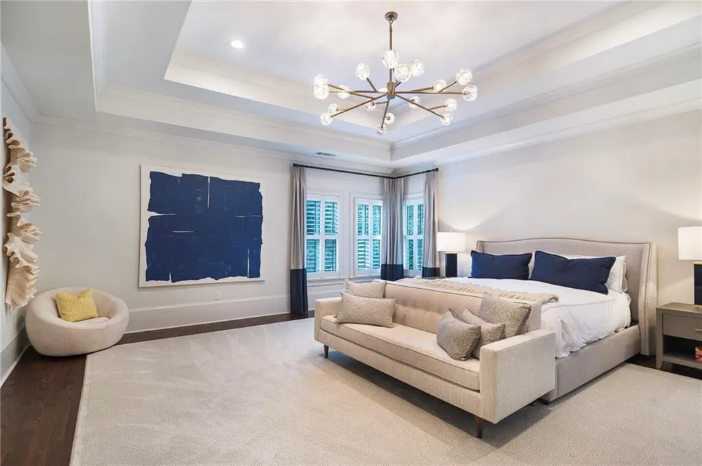 5560 Lake Forrest Drive, Sandy Springs, Georgia 30342, 6 Bedrooms Bedrooms, ,7 BathroomsBathrooms,Residential,Sold,5560 Lake Forrest Drive,7108347