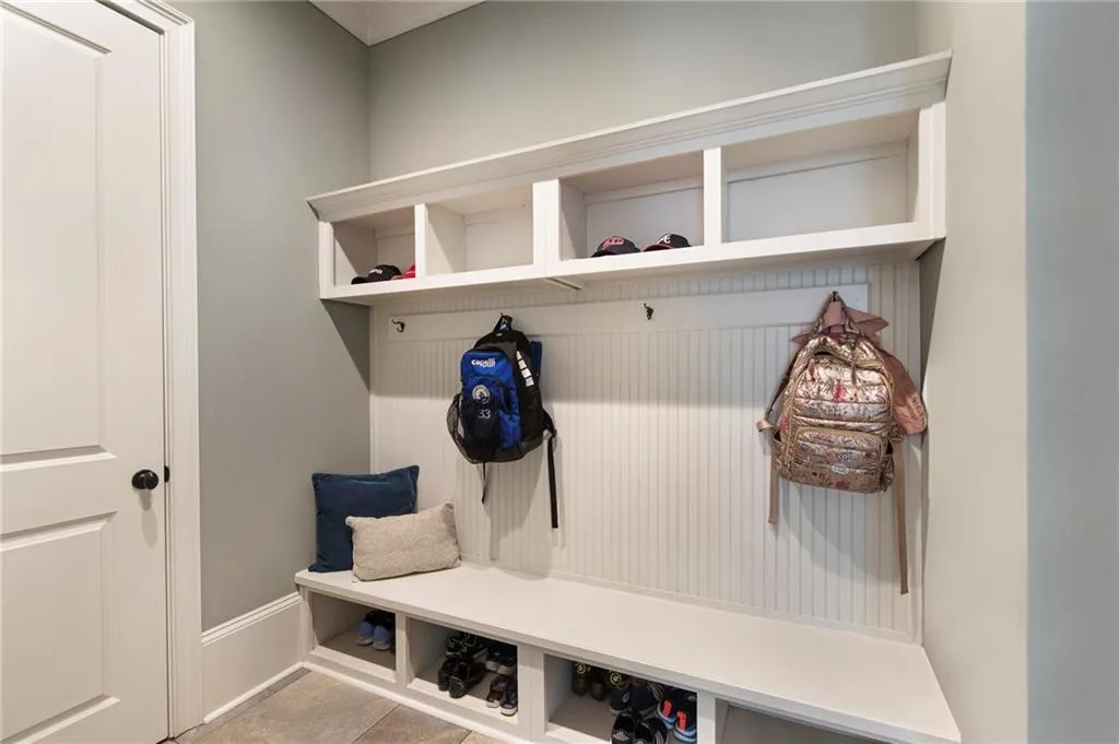 5560 Lake Forrest Drive, Sandy Springs, Georgia 30342, 6 Bedrooms Bedrooms, ,7 BathroomsBathrooms,Residential,Sold,5560 Lake Forrest Drive,7108347