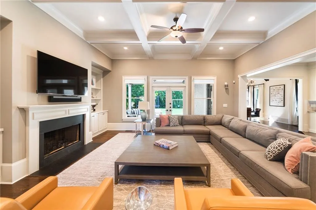 5560 Lake Forrest Drive, Sandy Springs, Georgia 30342, 6 Bedrooms Bedrooms, ,7 BathroomsBathrooms,Residential,Sold,5560 Lake Forrest Drive,7108347