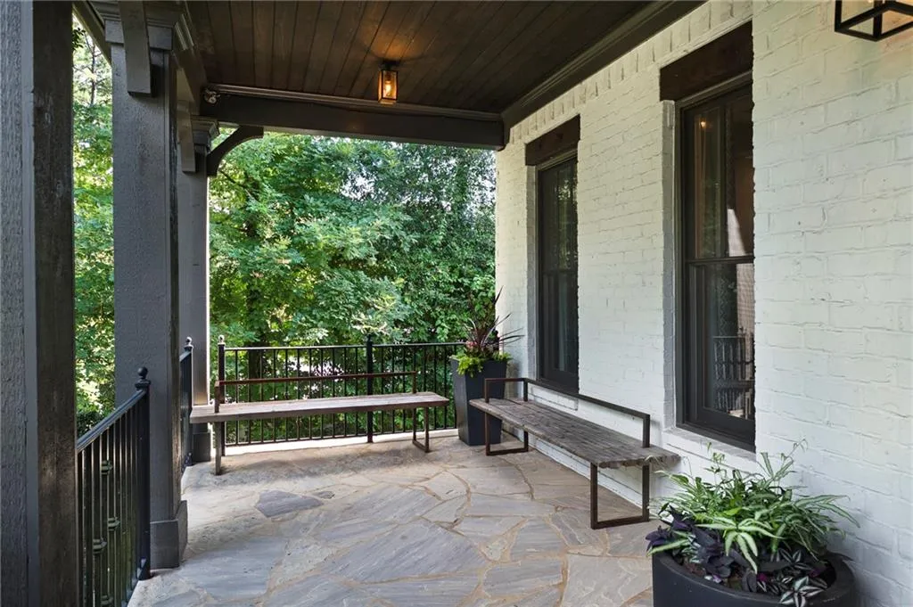 5560 Lake Forrest Drive, Sandy Springs, Georgia 30342, 6 Bedrooms Bedrooms, ,7 BathroomsBathrooms,Residential,Sold,5560 Lake Forrest Drive,7108347