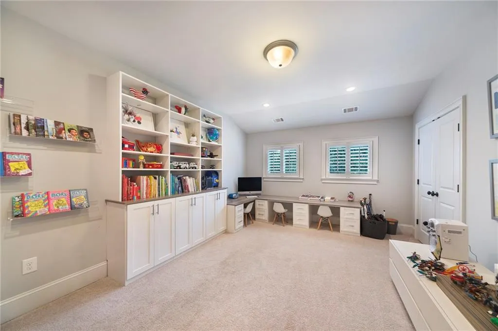 5560 Lake Forrest Drive, Sandy Springs, Georgia 30342, 6 Bedrooms Bedrooms, ,7 BathroomsBathrooms,Residential,Sold,5560 Lake Forrest Drive,7108347