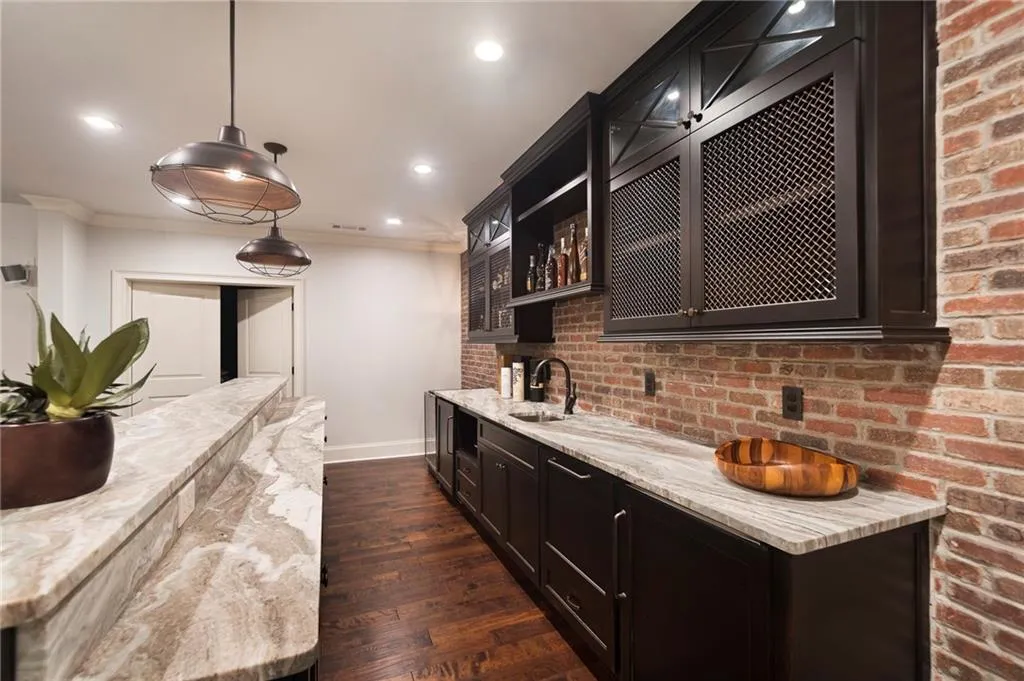 5560 Lake Forrest Drive, Sandy Springs, Georgia 30342, 6 Bedrooms Bedrooms, ,7 BathroomsBathrooms,Residential,Sold,5560 Lake Forrest Drive,7108347