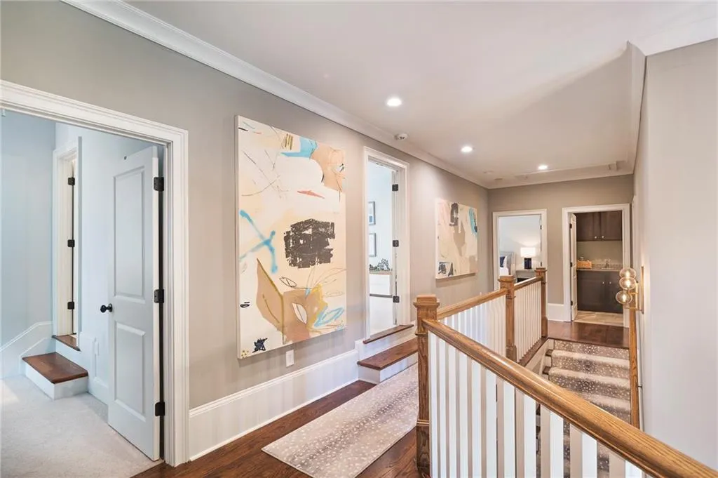 5560 Lake Forrest Drive, Sandy Springs, Georgia 30342, 6 Bedrooms Bedrooms, ,7 BathroomsBathrooms,Residential,Sold,5560 Lake Forrest Drive,7108347