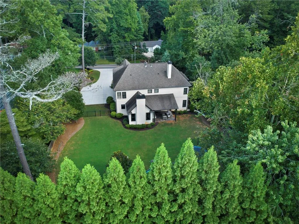 5560 Lake Forrest Drive, Sandy Springs, Georgia 30342, 6 Bedrooms Bedrooms, ,7 BathroomsBathrooms,Residential,Sold,5560 Lake Forrest Drive,7108347