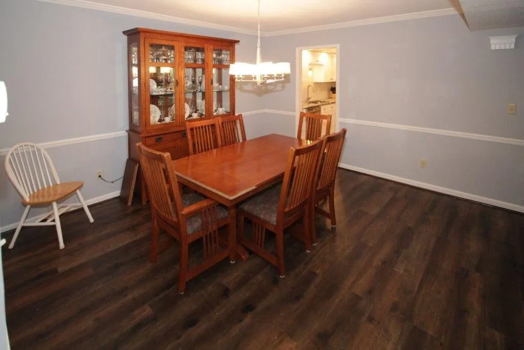 6851 Roswell Road Unit D-5, Sandy Springs, Georgia 30328, 3 Bedrooms Bedrooms, ,2 BathroomsBathrooms,Residential,Sold,6851 Roswell Road Unit D-5,5973005