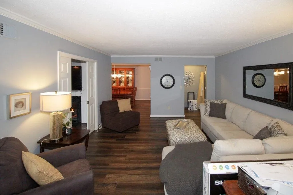6851 Roswell Road Unit D-5, Sandy Springs, Georgia 30328, 3 Bedrooms Bedrooms, ,2 BathroomsBathrooms,Residential,Sold,6851 Roswell Road Unit D-5,5973005