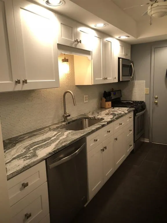 6851 Roswell Road Unit D-5, Sandy Springs, Georgia 30328, 3 Bedrooms Bedrooms, ,2 BathroomsBathrooms,Residential,Sold,6851 Roswell Road Unit D-5,5973005