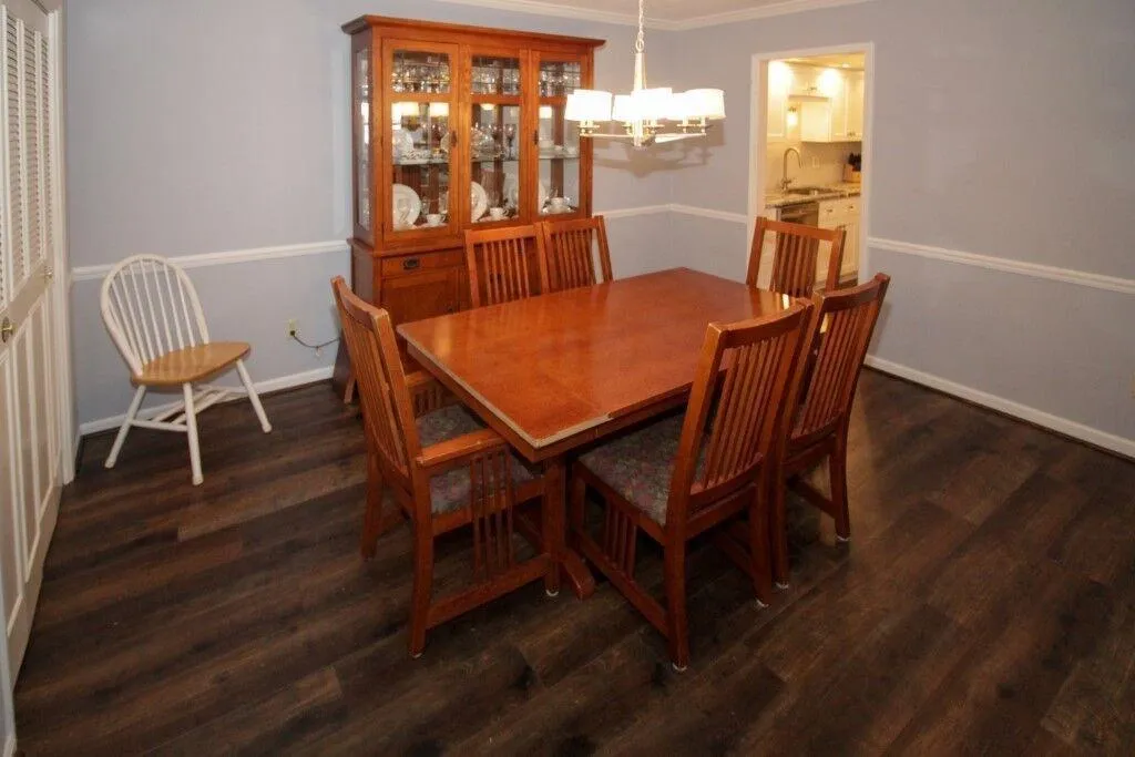 6851 Roswell Road Unit D-5, Sandy Springs, Georgia 30328, 3 Bedrooms Bedrooms, ,2 BathroomsBathrooms,Residential,Sold,6851 Roswell Road Unit D-5,5973005