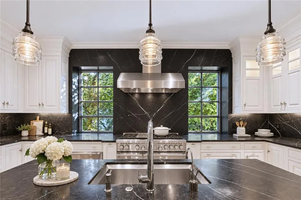 707 Darlington Road Ne, Atlanta, Georgia 30305, 4 Bedrooms Bedrooms, 0 ,3 BathroomsBathrooms,Residential,For Sale,707 Darlington Road Ne,7832256