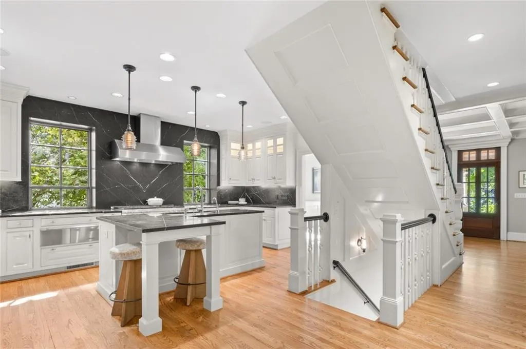 707 Darlington Road Ne, Atlanta, Georgia 30305, 4 Bedrooms Bedrooms, 0 ,3 BathroomsBathrooms,Residential,For Sale,707 Darlington Road Ne,7832256